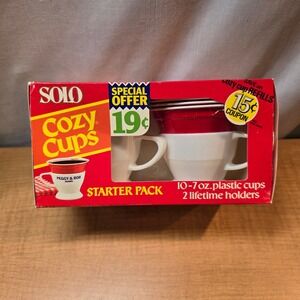 Vintage 1970s Red SOLO Cozy Cups Unopened‎ 10 Plastic Cups, 2 Lifetime Holders